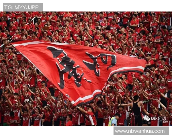 恒大足球队历届球星回顾与贡献分析，揭秘他们在中国足球的地位与影响