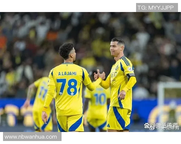 豪门球队频现足球巨星沦为替补引发球迷热议与未来去向猜想